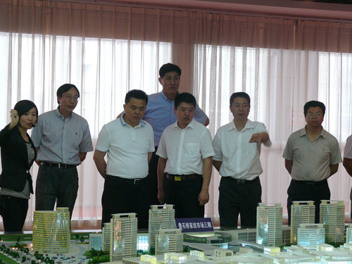 四川省彭州市代表团参观考察叠石桥国际家纺城