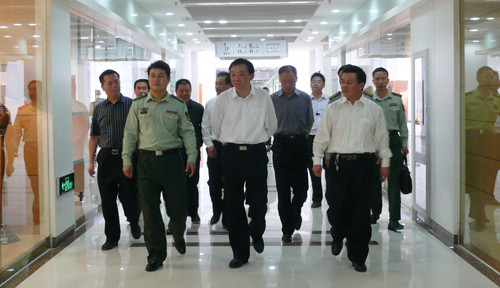 省公安厅领导前来叠石桥家纺城调研消防安全工作