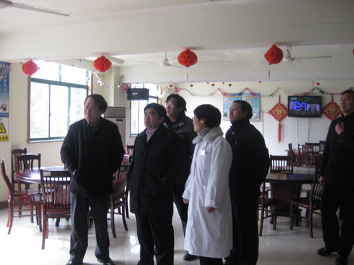 泗阳县人大领导前来老年服务中心考察