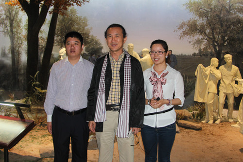 泰国安美德基金会邱威功主席参观叠石桥国际家纺城