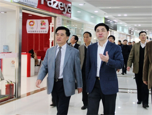 南通市和各县市、区人大常委会领导前来叠石桥国际家纺城考察