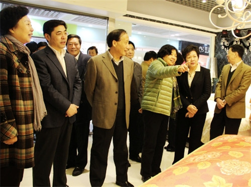 南通市和各县市、区人大常委会领导前来叠石桥国际家纺城考察