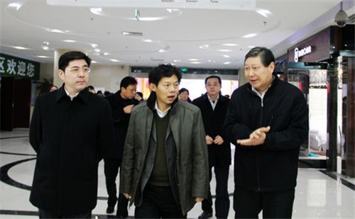 省商务厅领导调研叠石桥家纺内外贸结合商品市场情况