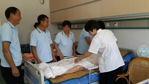 海门市老年服务中心护理专业技能培训班开班