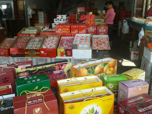 秋令鲜果俏销节前市场