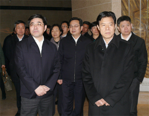 商务部副部长兼国际贸易谈判代表钟山前来叠石桥家纺城调研