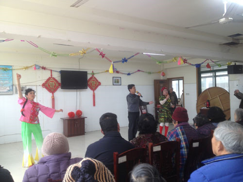 海门市老年大学艺术团来老年中心慰问演出