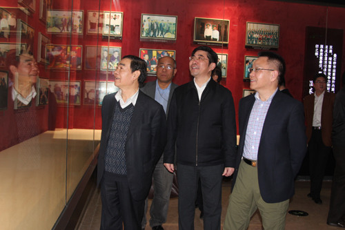 中央党校调研组前来叠石桥家纺城专题调研产城融合发展情况