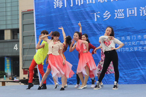 叠石桥国际家纺城核心交易区广场精彩演绎大型原创海门山歌音乐剧江海潮