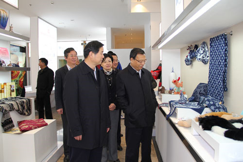 省人大常委会副主任史和平专题调研考察叠石桥家纺产业外贸发展情况