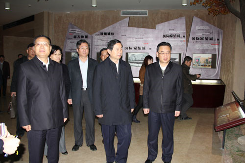 省人大常委会副主任史和平专题调研考察叠石桥家纺产业外贸发展情况