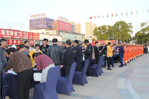 江苏南通国际家纺产业园区在叠石桥家纺城开展“119”消防宣传日活动暨应急疏散演练