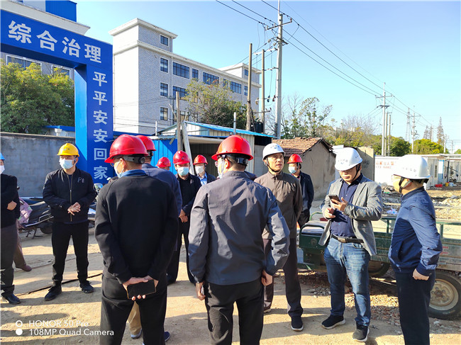 赛城建筑公司对在建项目开展安全生产、质量进度、文明施工大检查